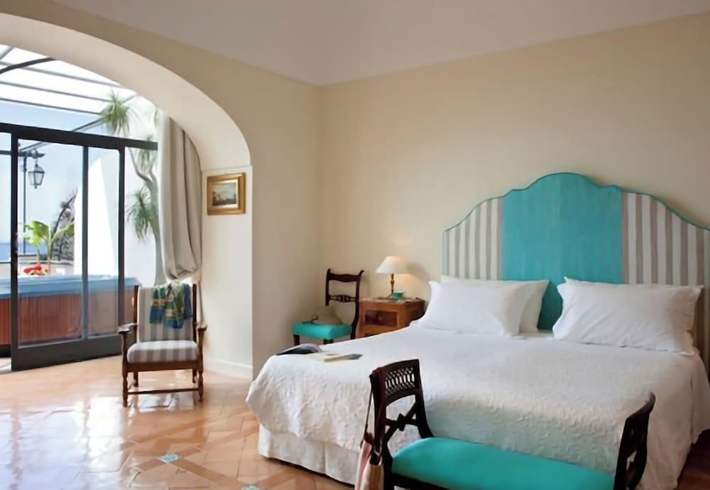 DELUXE, DOUBLE BED, SEA VIEW, BALCONY