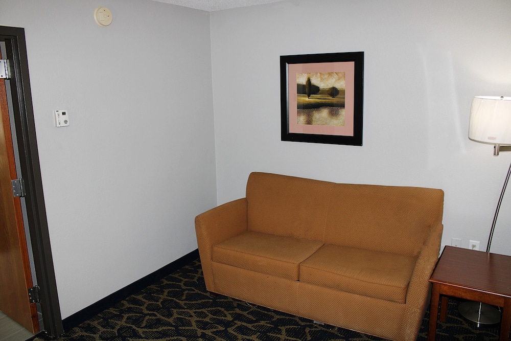 Greenstay Hotel and Suites St James 37/62