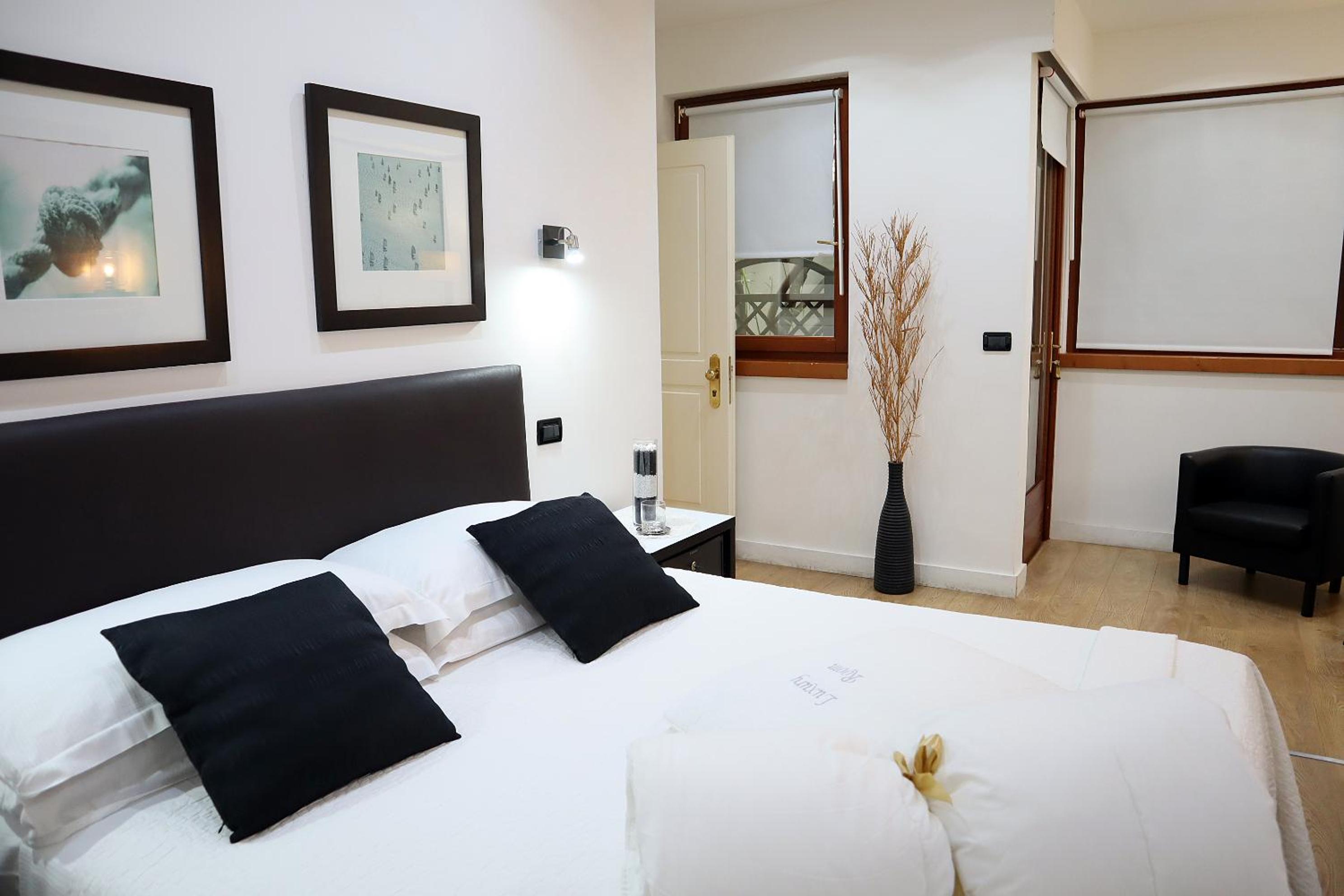 Room, King Bed