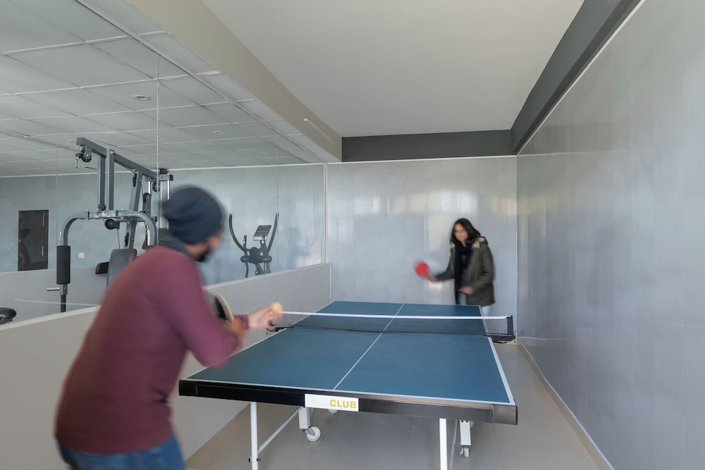 WoodSmoke resort &amp; Spa 24/50