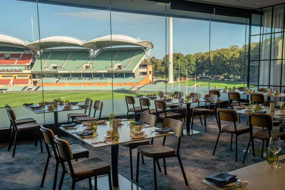 Oval Hotel Adelaide 29/50