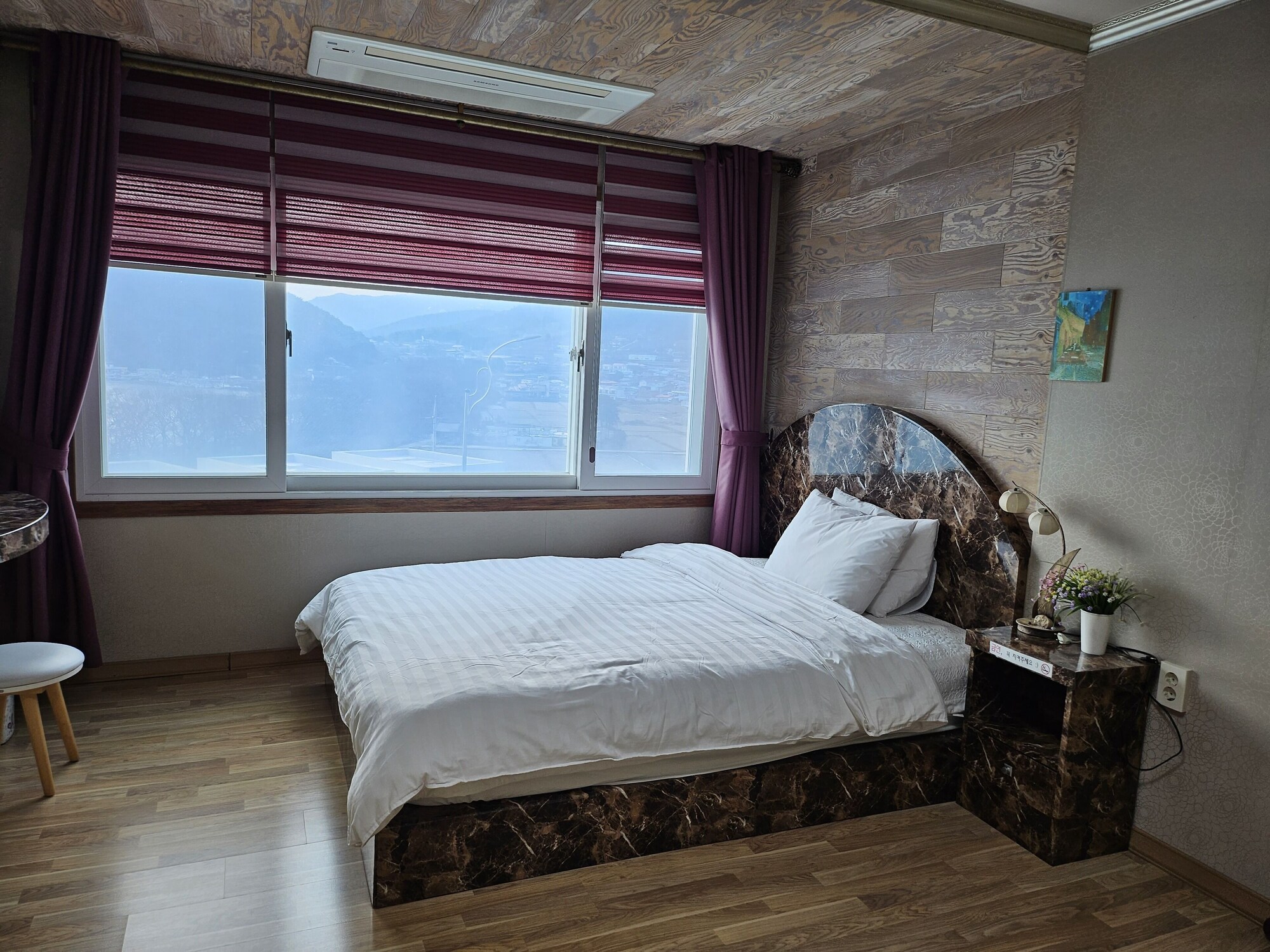 Comfort, House, Queen Bed