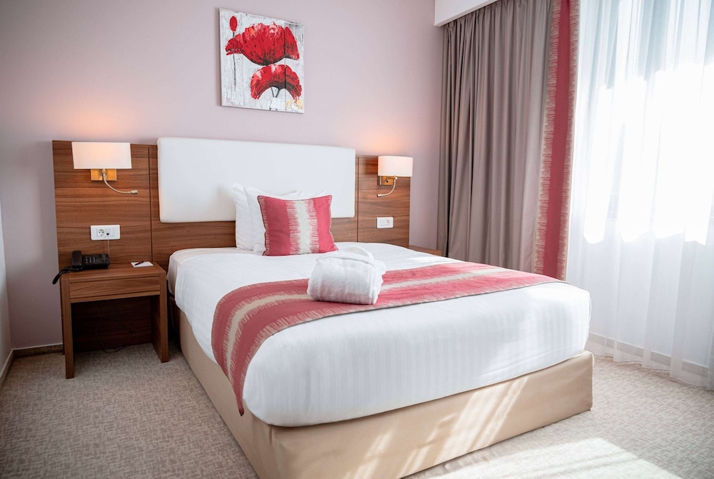 Room, Double Bed, Accessible