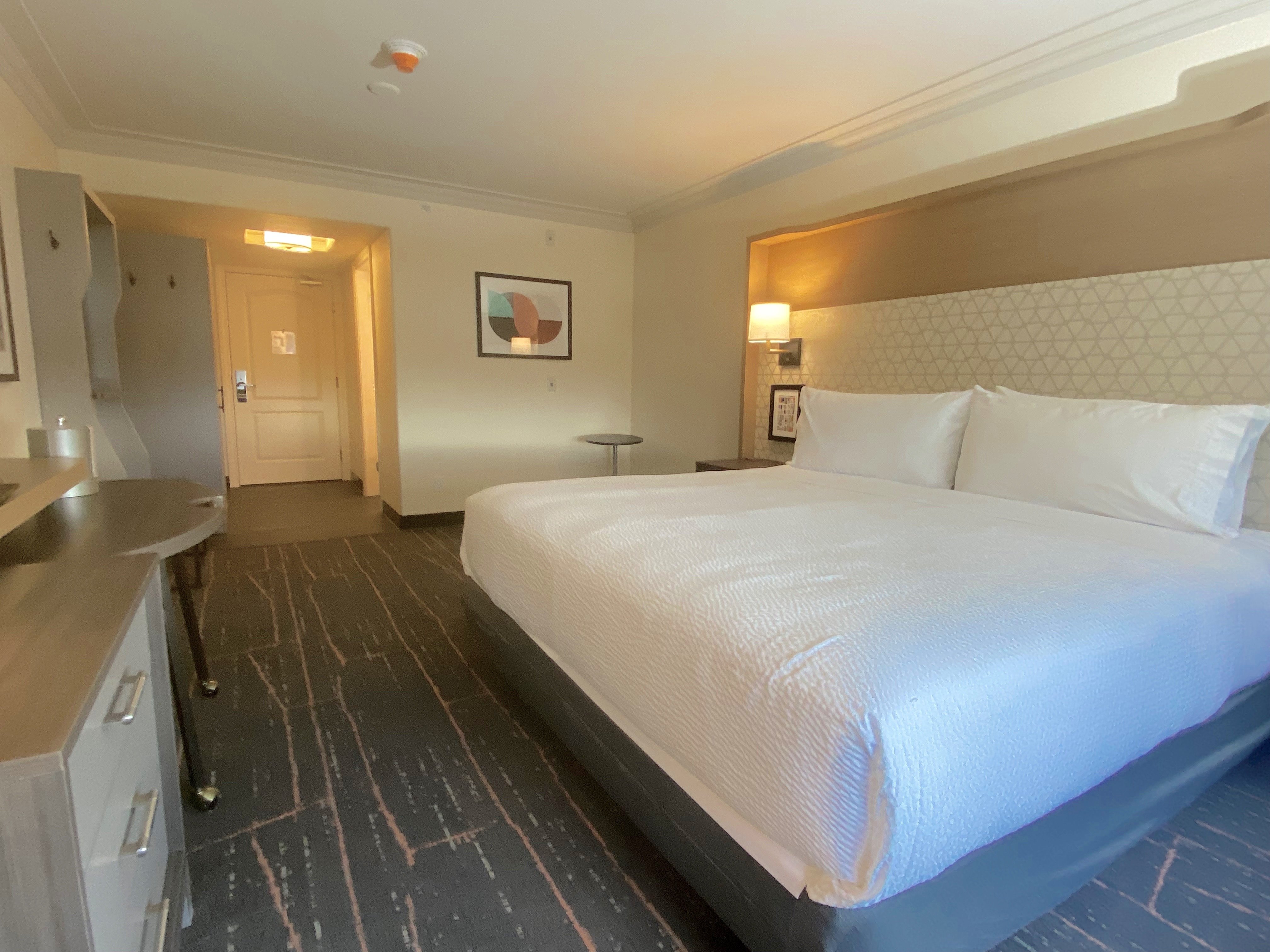 Elk Lake Inn Suites Victoria 25/81