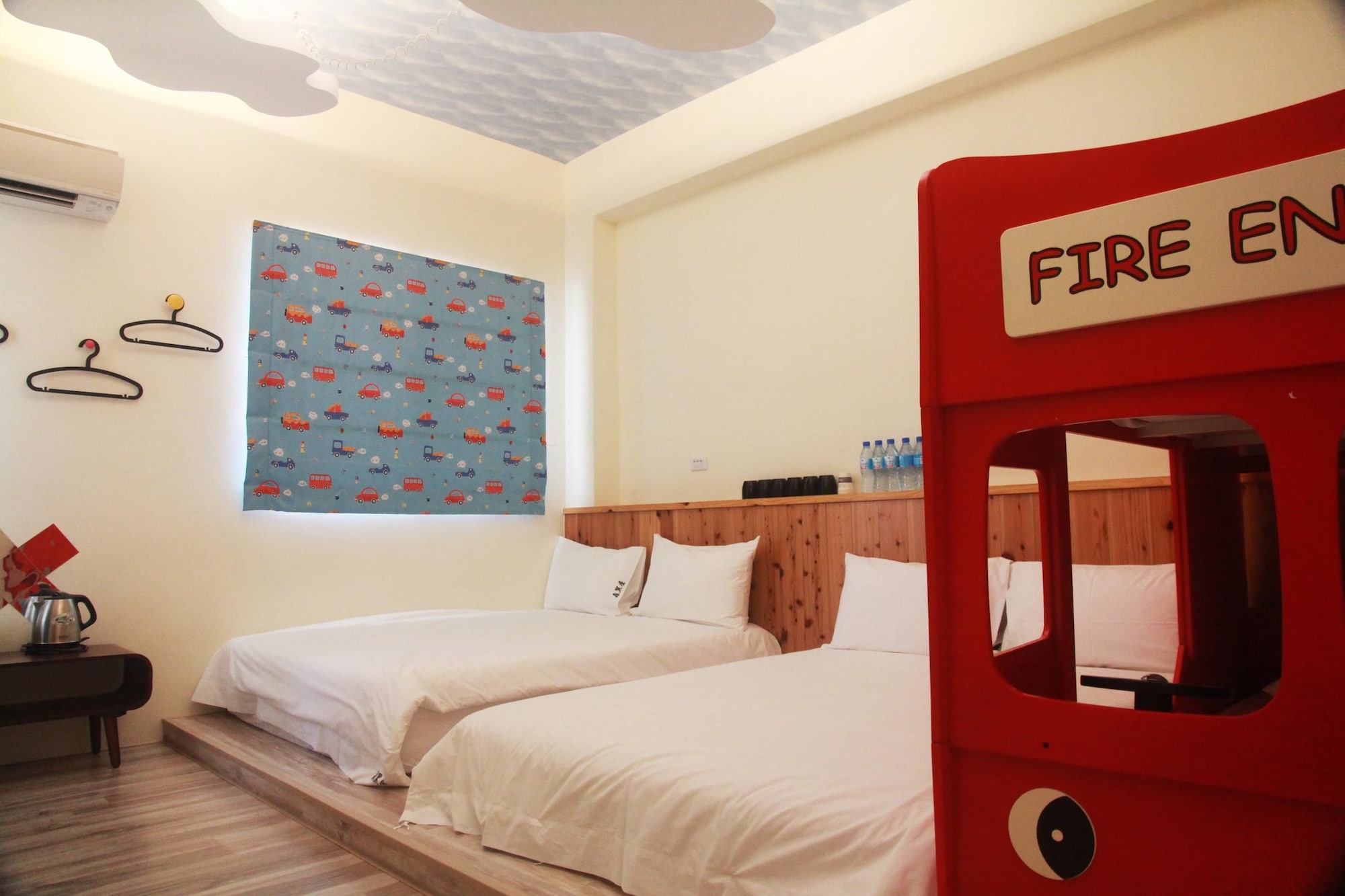FAMILY, QUADRUPLE, 2 DOUBLE BEDS