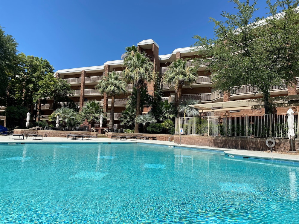 Embassy Suites by Hilton Tucson East 25/48