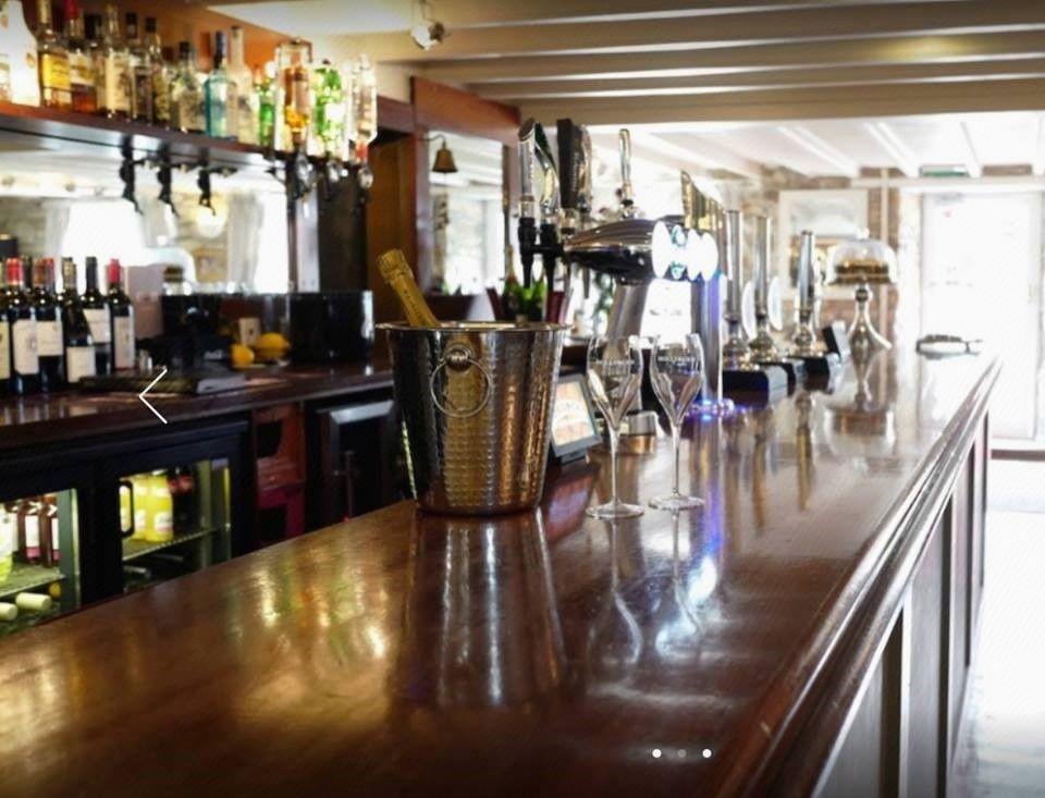 The Coach And Horses Inn 12/16