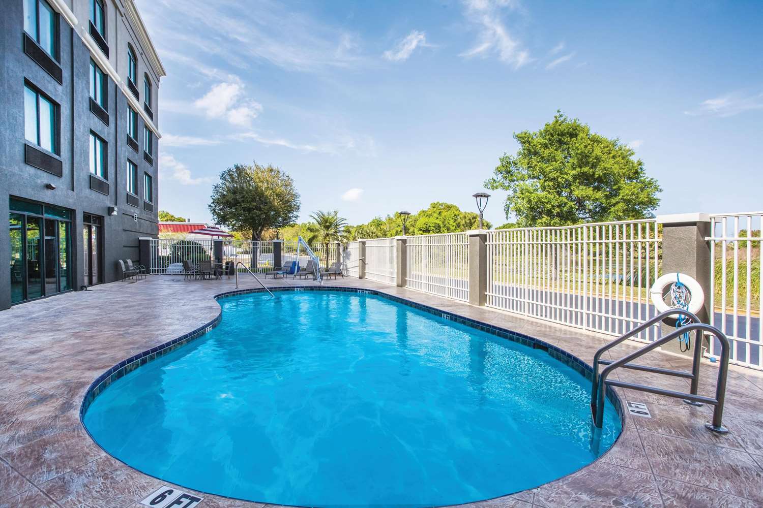 Comfort Inn & Suites Clearwater South 12/14