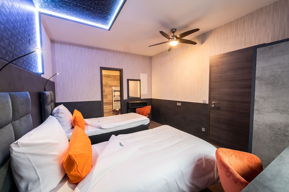 premium by GS Hotel 9/50