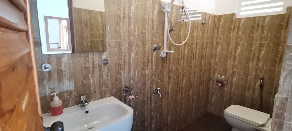 Rajarata Lodge 46/50