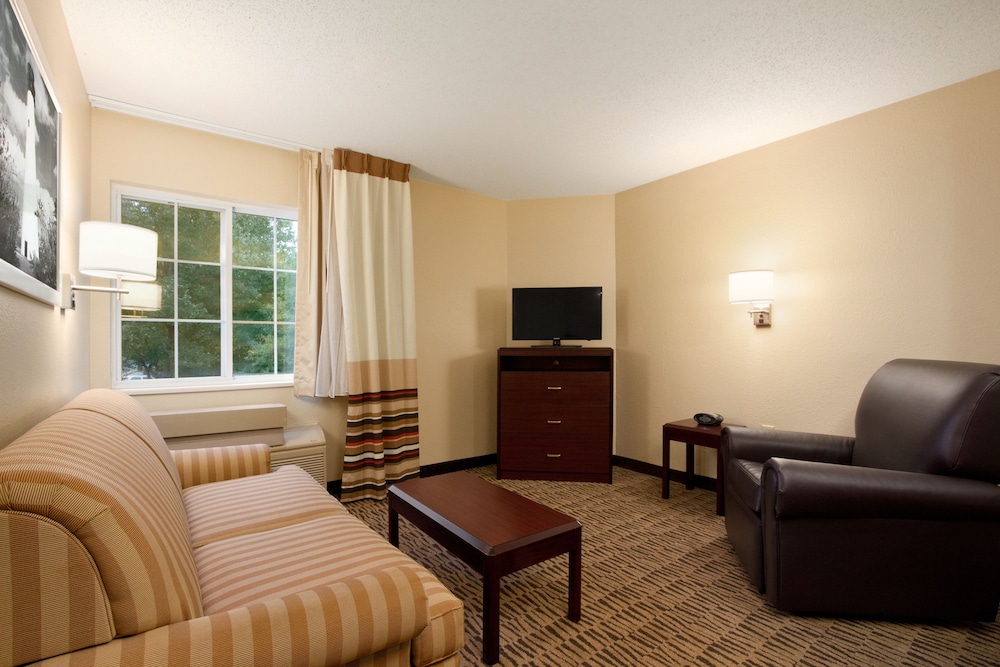 MainStay Suites Greensboro 27/46