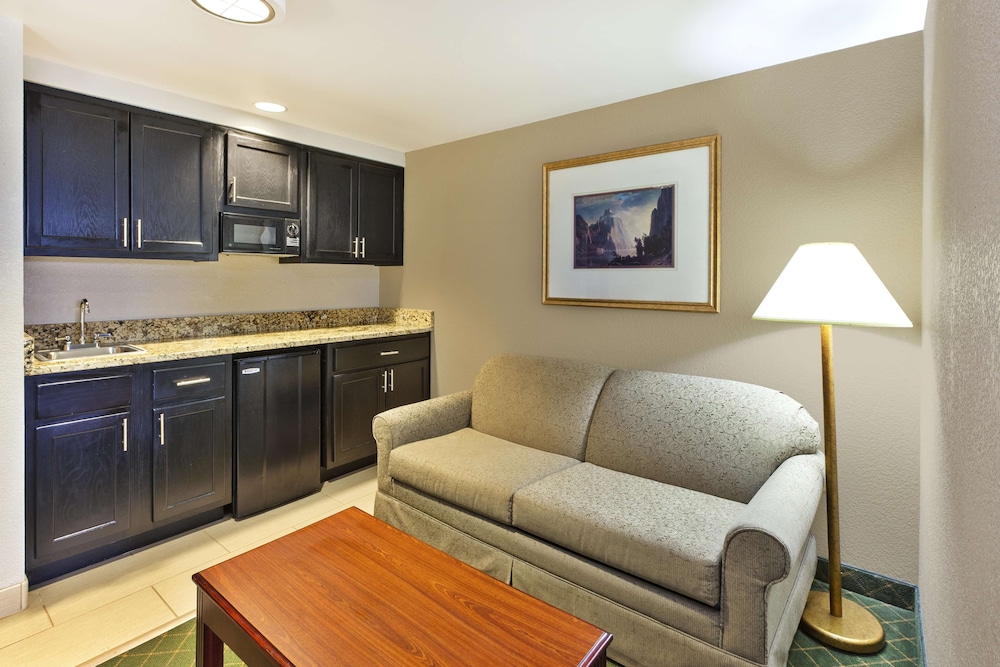 Hampton Inn Marietta 32/58