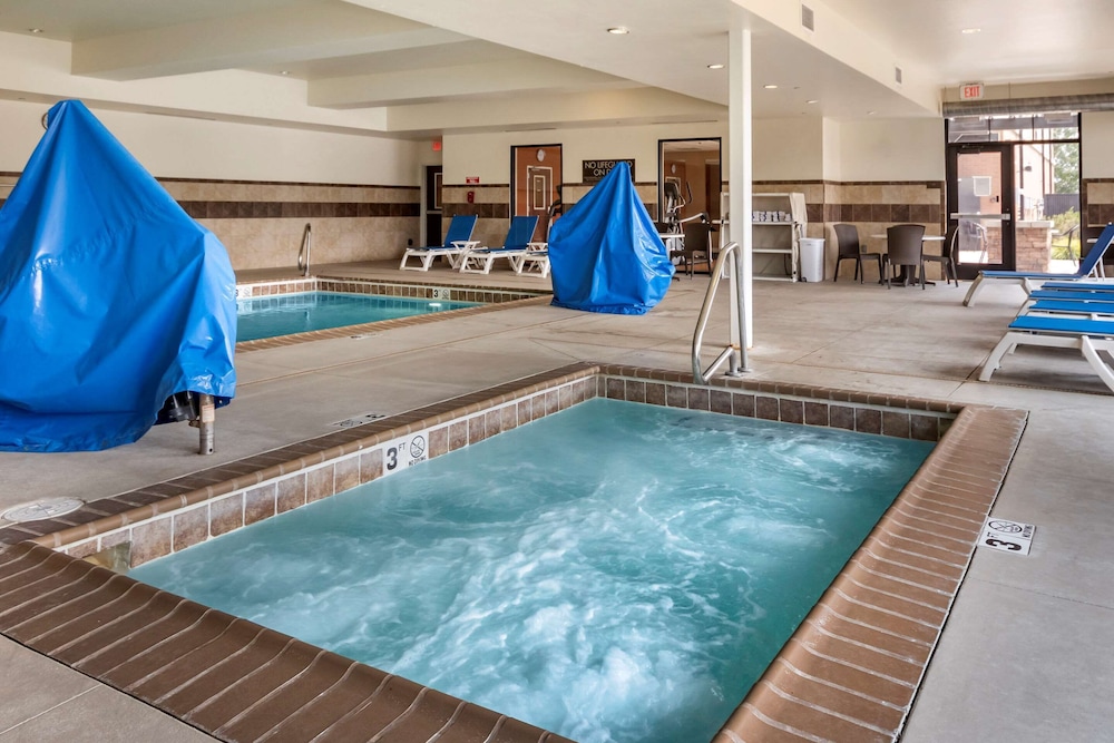 Comfort Suites Airport-University 13/33