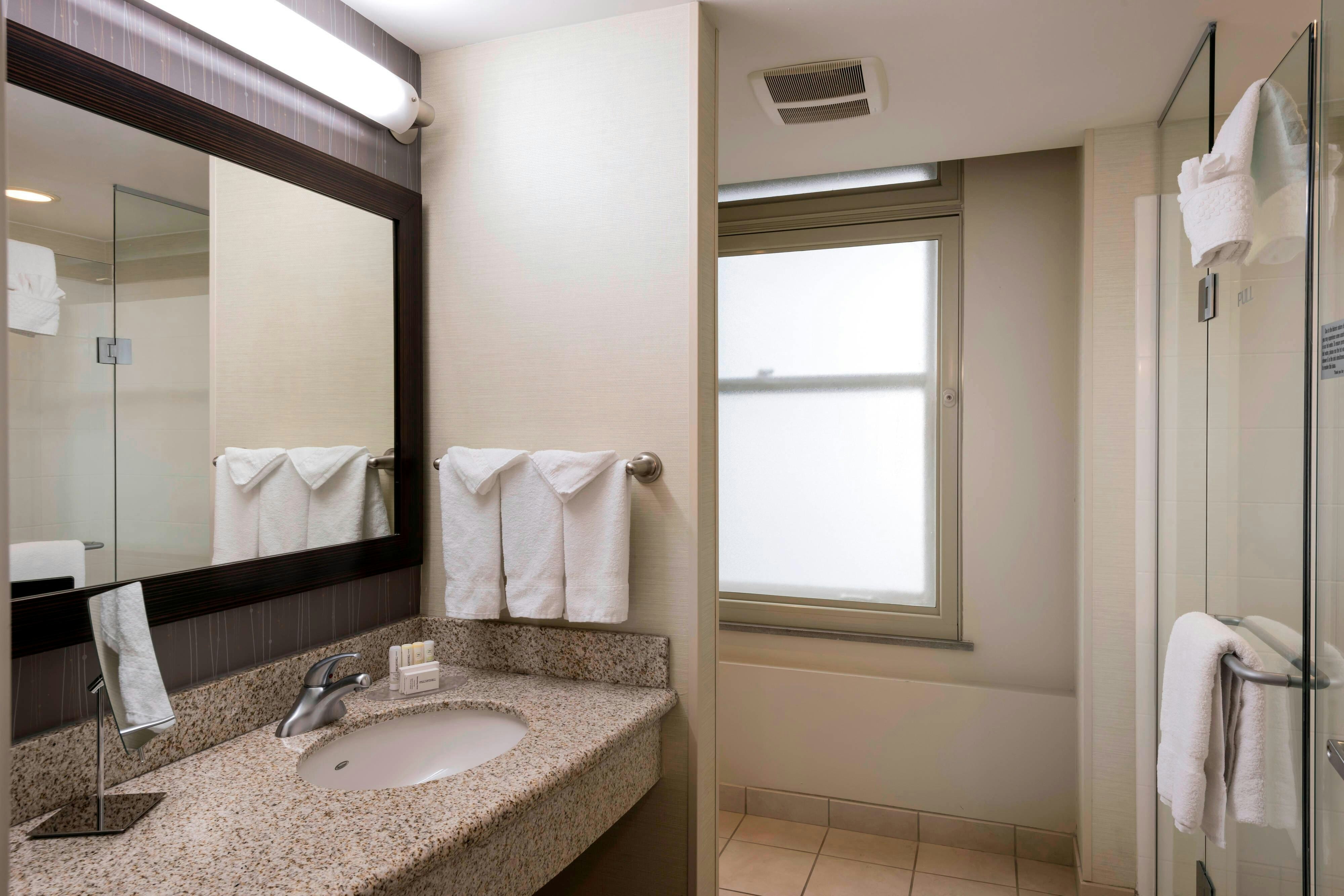 Courtyard By Marriott Tulsa Downtown 23/23