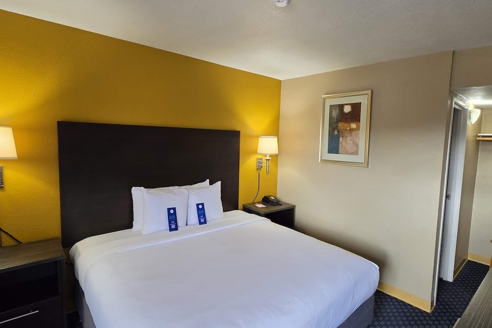 Howard Johnson by Wyndham Odessa TX 17/49