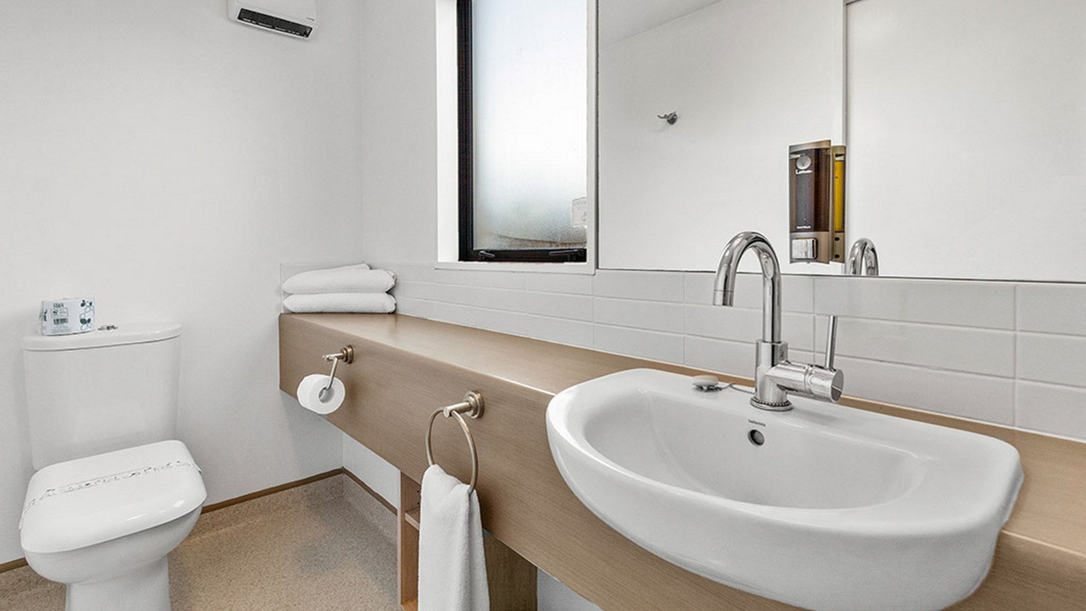 SUPERIOR, STUDIO