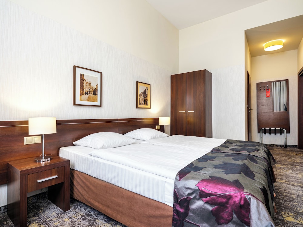Rezydent Hotel 31/66