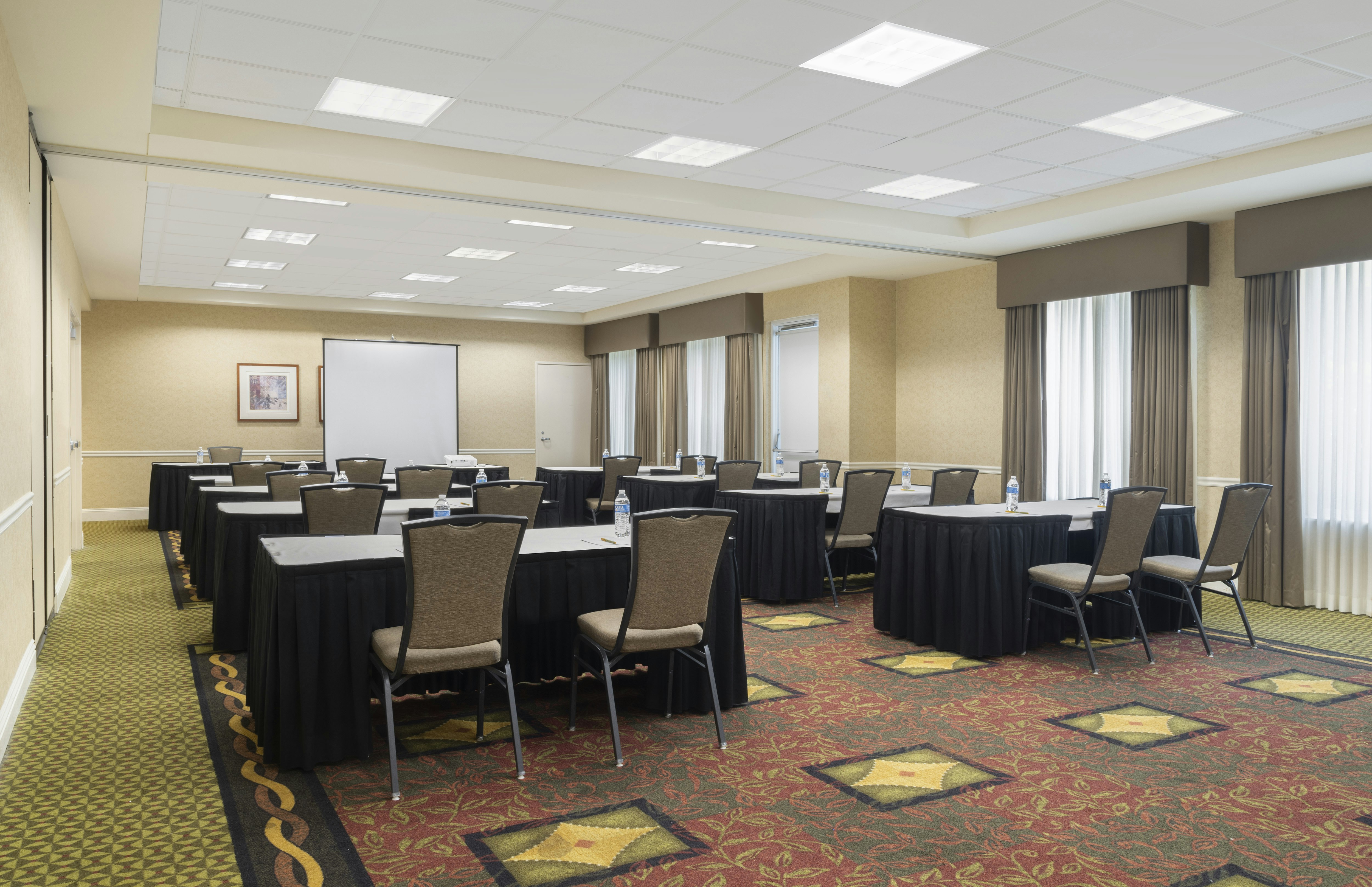 Hilton Garden Inn LAX/El Segundo 18/32