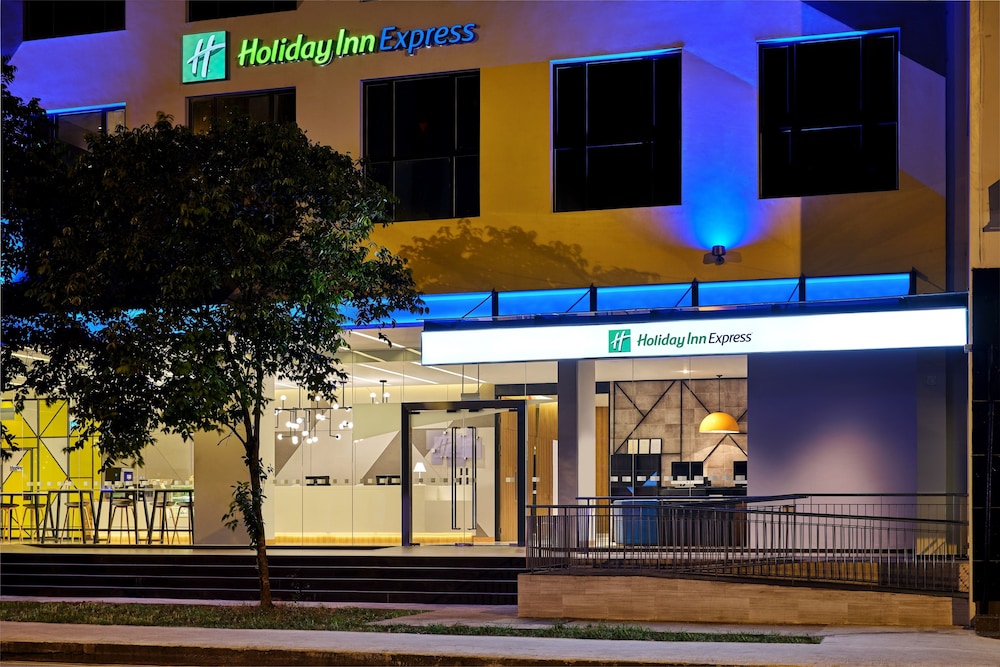 Holiday Inn Express Singapore Serangoon in SINGAPORE