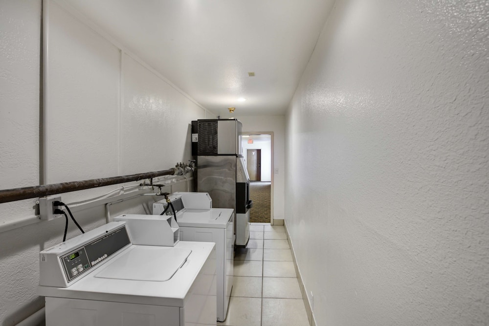 Motel6 Dallas, TX - South 30/43