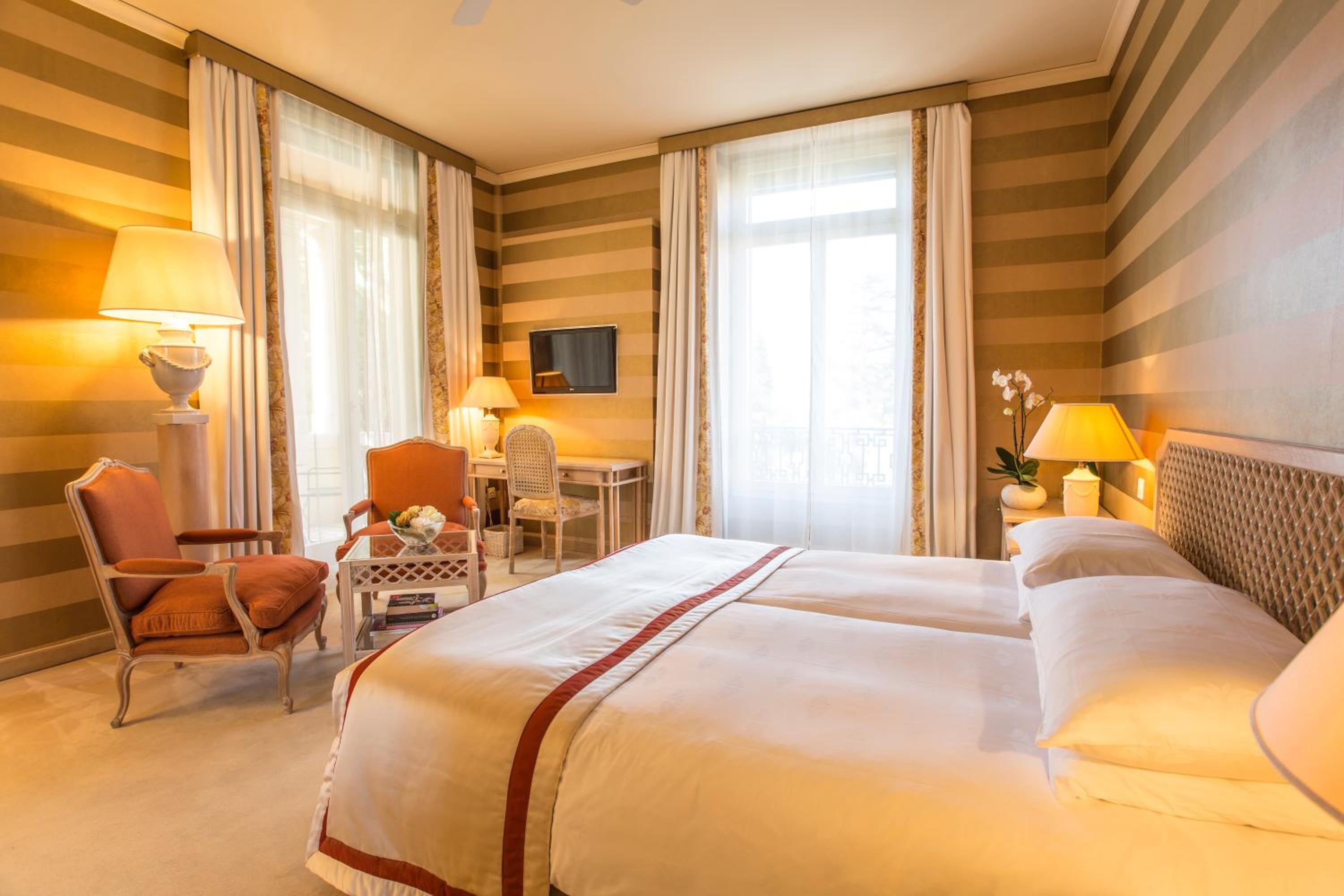 Room, Double or Twin Bed