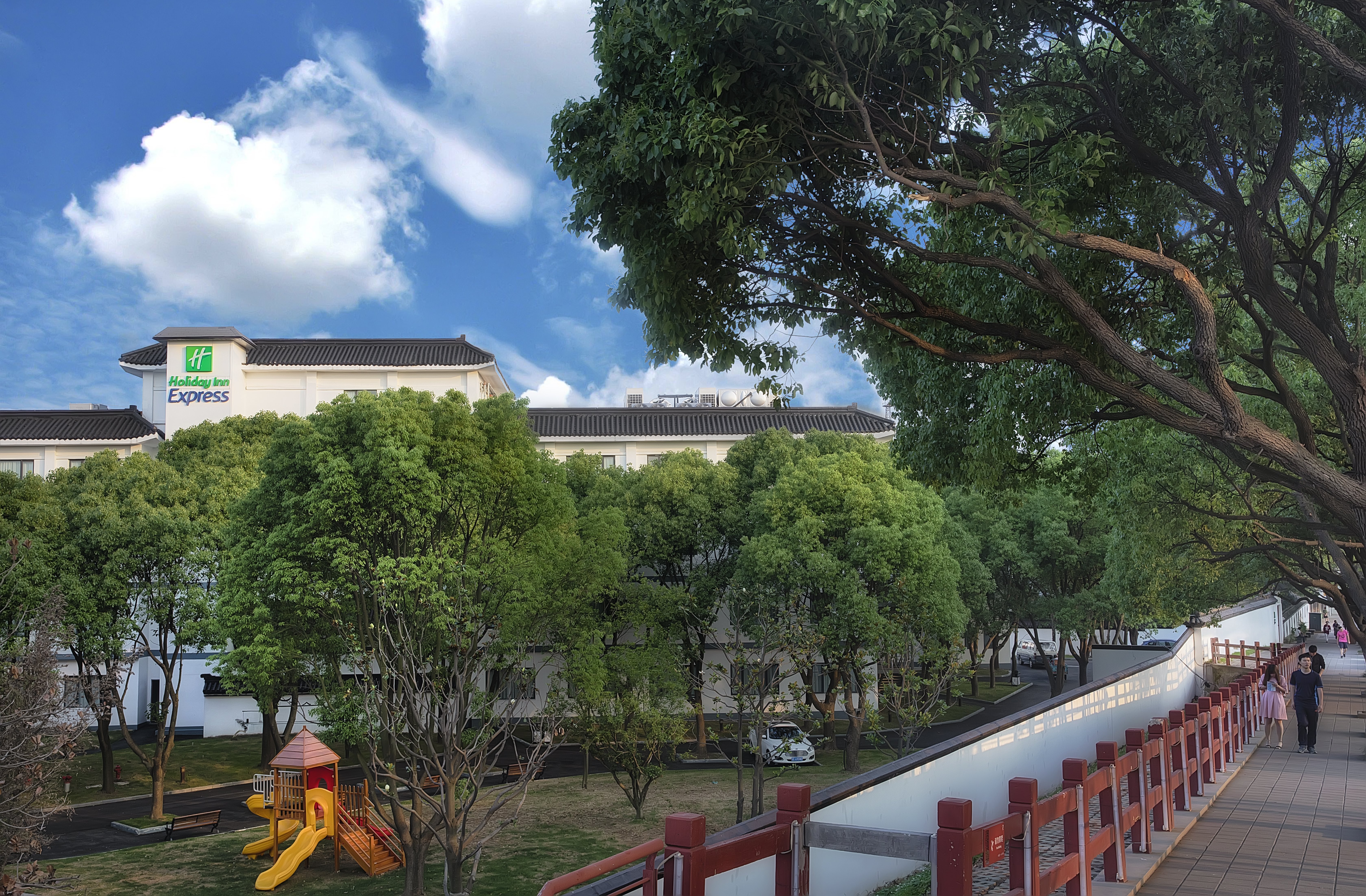 Holiday Inn Express Suzhou Zhouzhuang Ancient Town 68/68