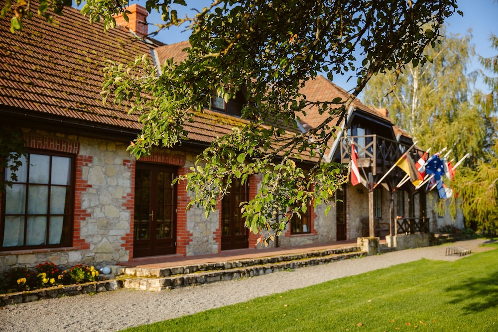 Karlamuiza Country Hotel 59/63