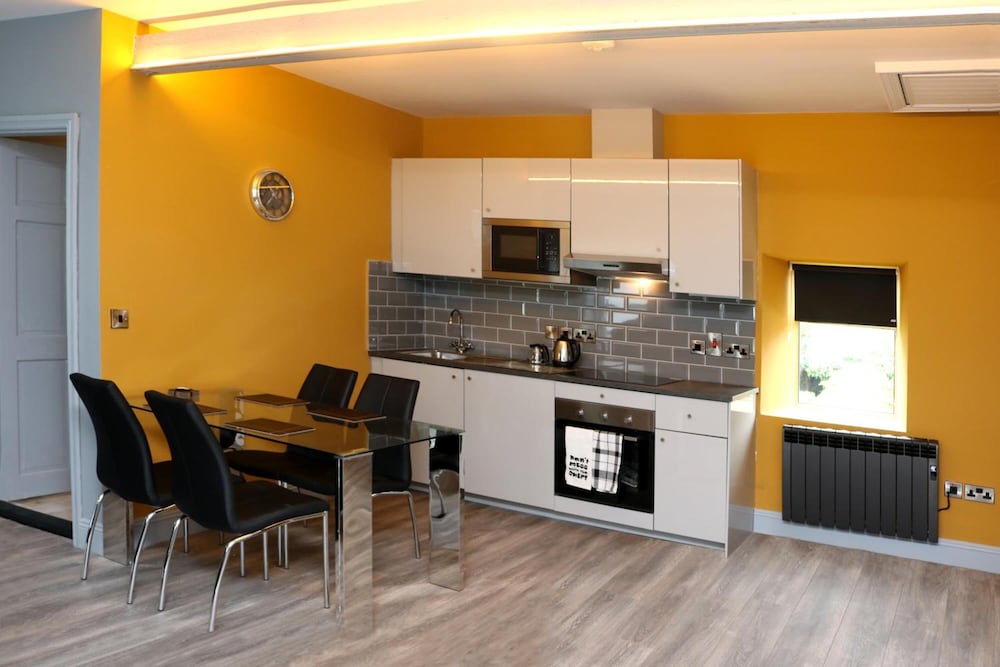 Treacys Hotel Enniscorthy 34/63