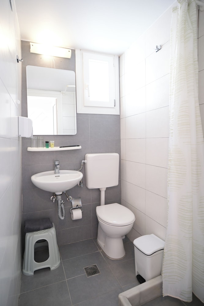Milena Hotel 45/45