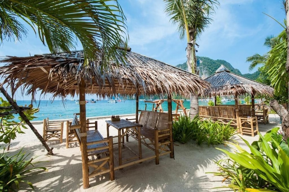 Phi Phi Island Cabana Hotel 67/69
