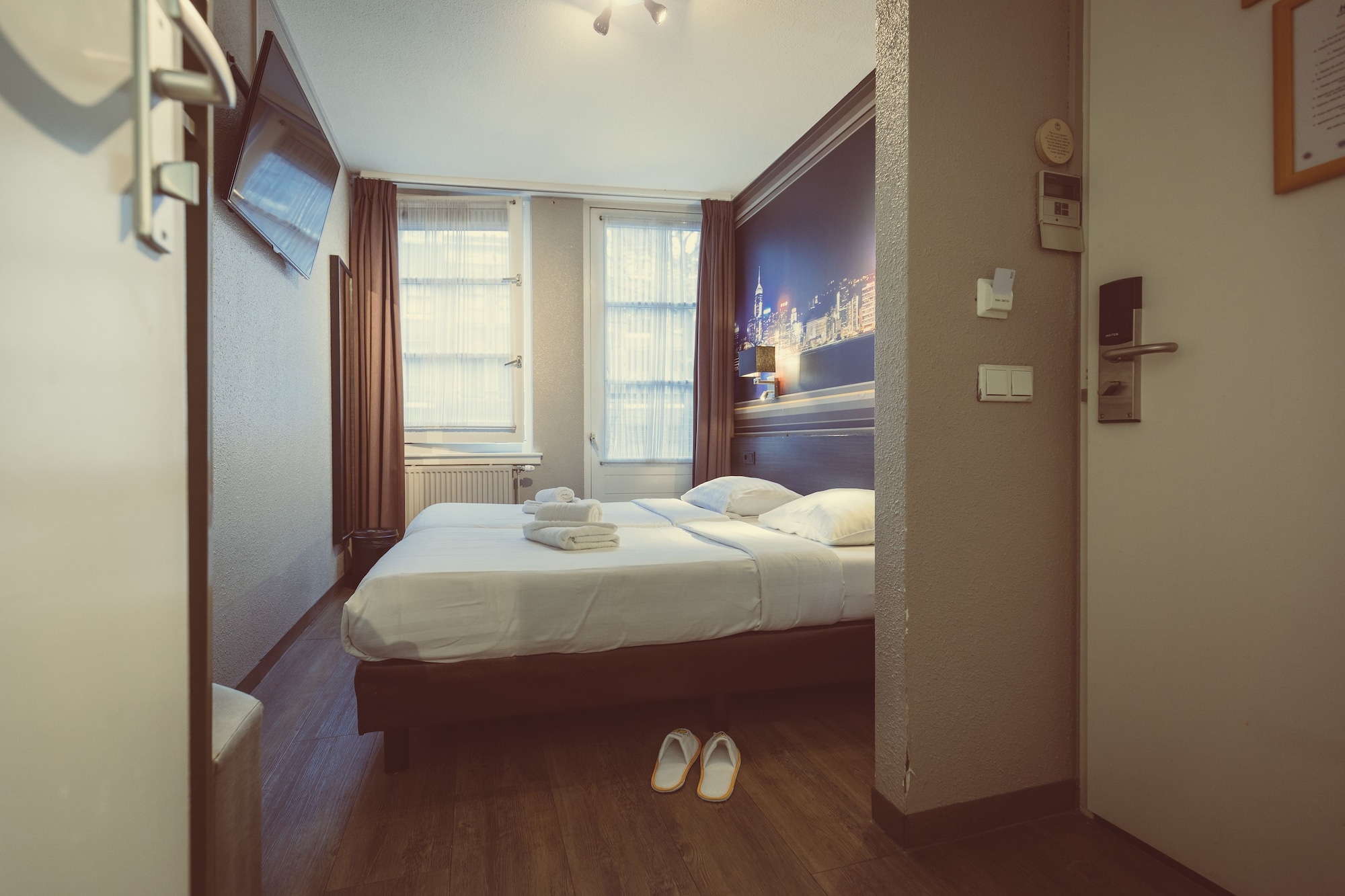 STANDARD, TWIN BEDS