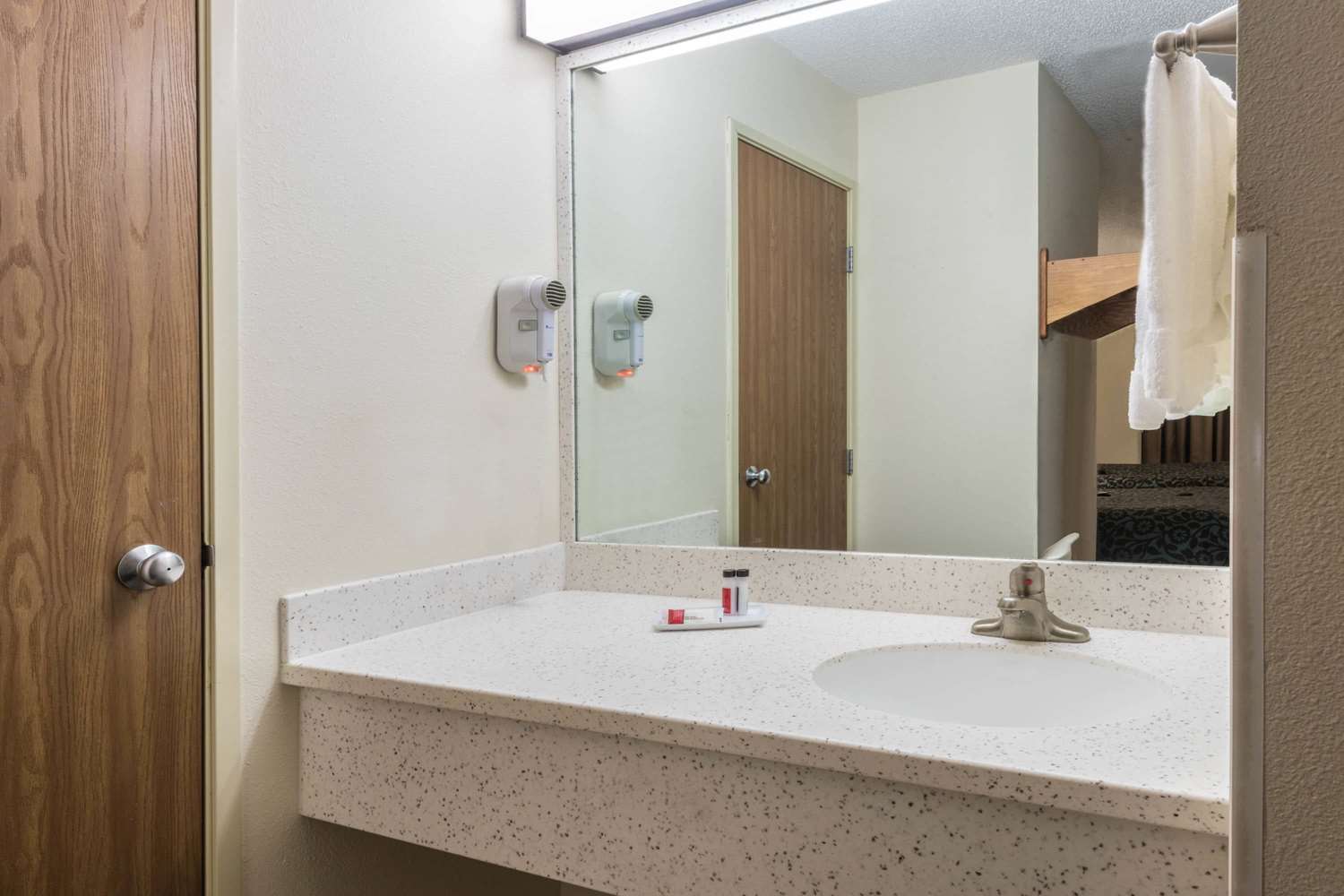 Days Inn By Wyndham Great Falls 29/35