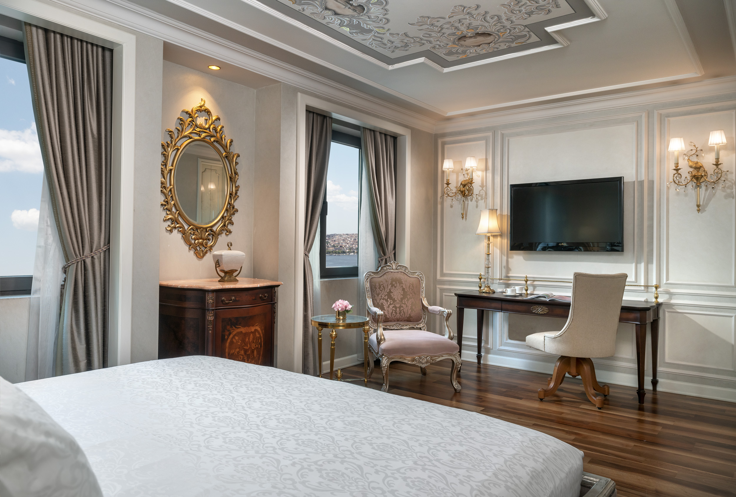 Premium, Golden Horn View