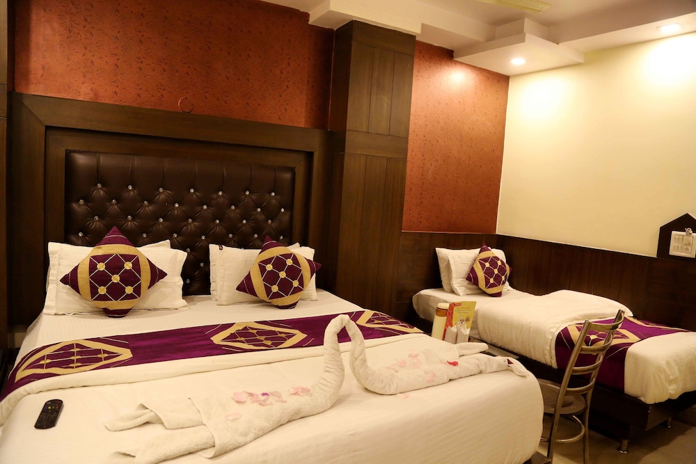 Hotel Shivam International 5/25