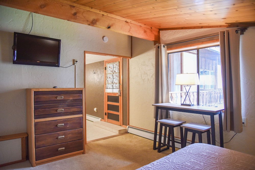 Alpine Lodge 32/50