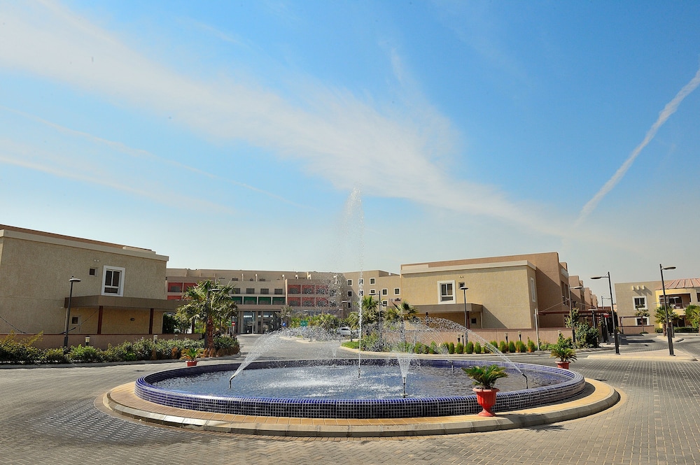 فندق قرية الريم(Al Reem Village Hotel) 43/51