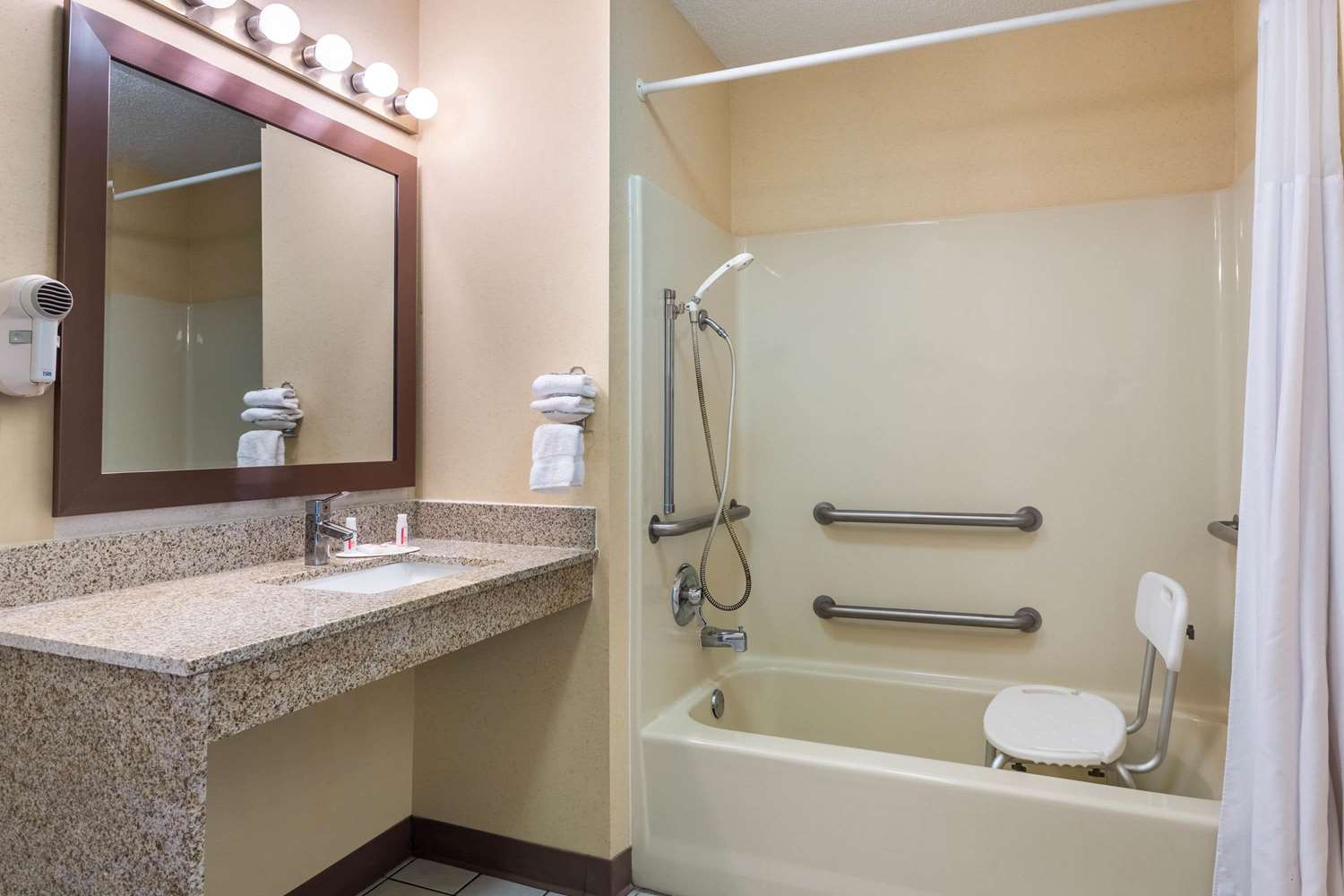 Baymont By Wyndham Easley/Greenville 33/34