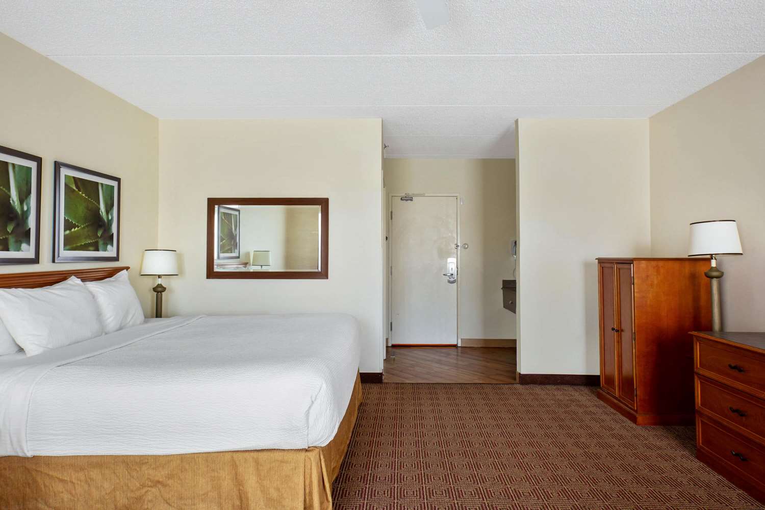 La Quinta Inn & Suites by Wyndham Sawgrass 9/55