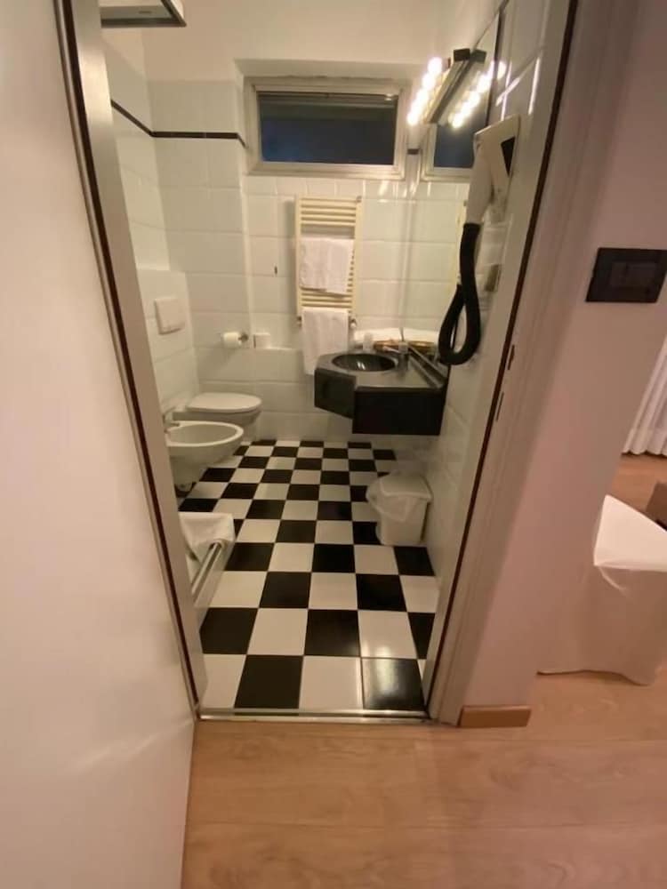 Hotel Cinzia 48/50