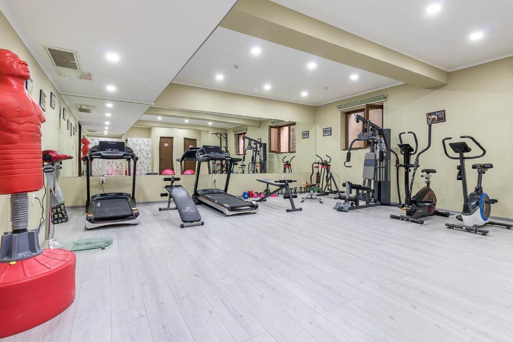 Qushbegi Plaza Hotel 24/40