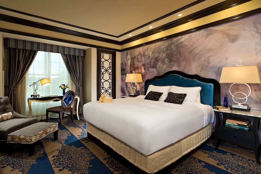 Saratoga Casino Hotel 24/68