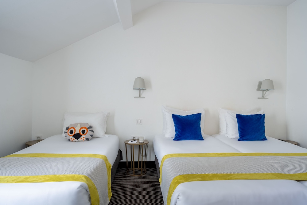 ROOM, TRIPLE, TERRACE
