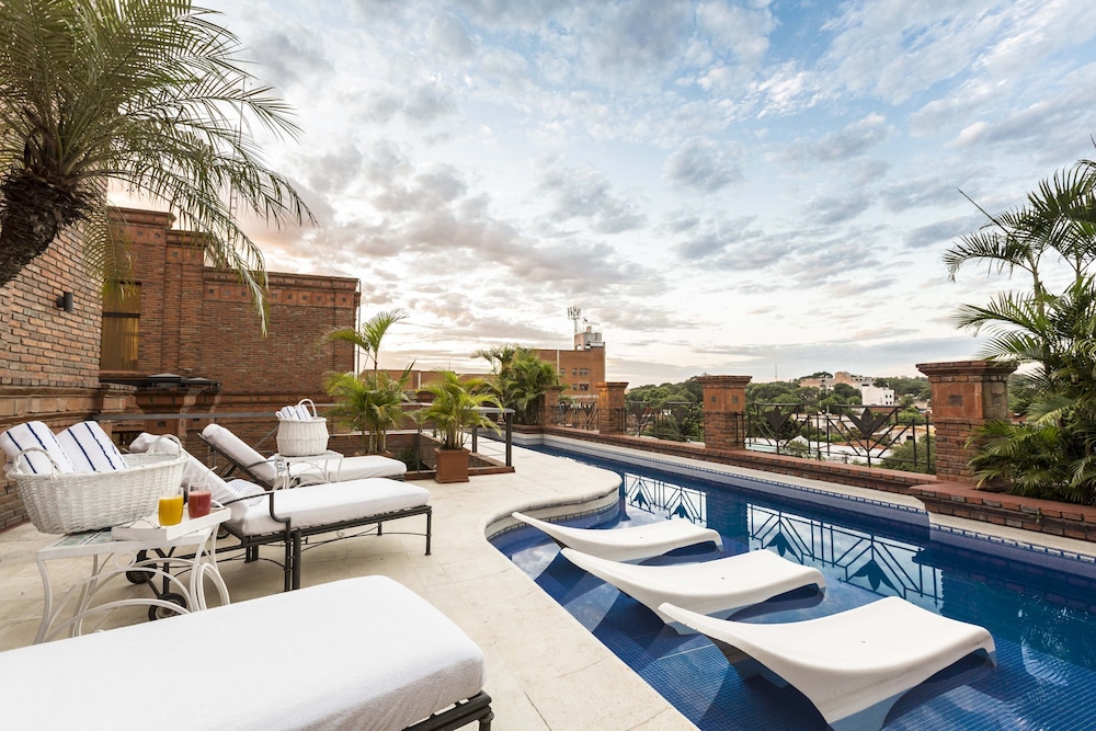 La Mision Hotel Boutique 57/67