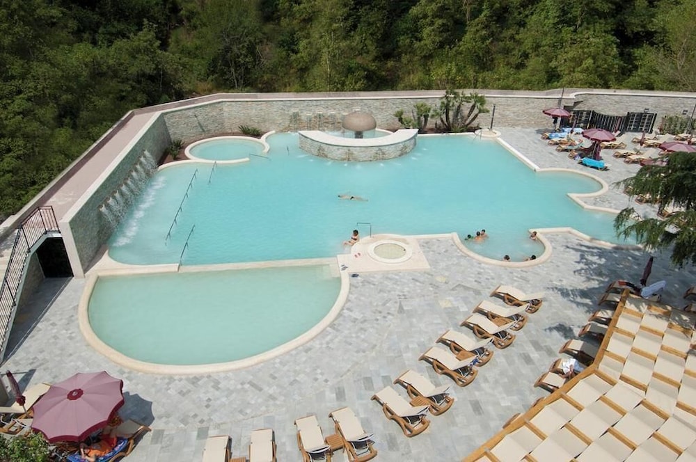 Complesso Terme Vescine 33/41