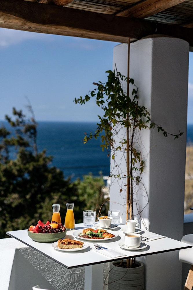 Madalena Hotel 53/69