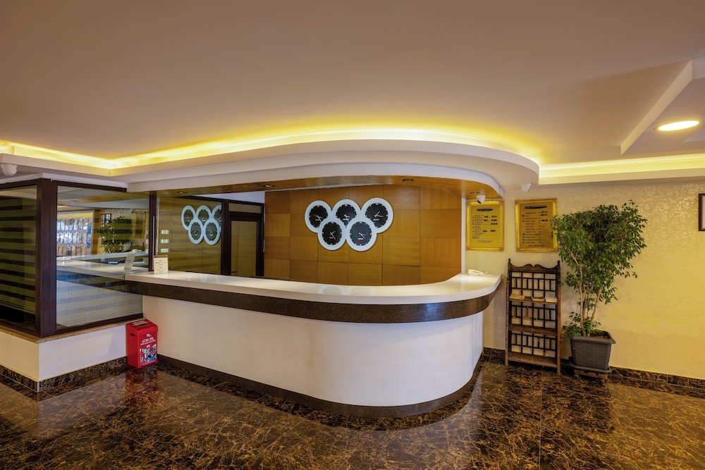 Club Hotel Belpinar 6/50