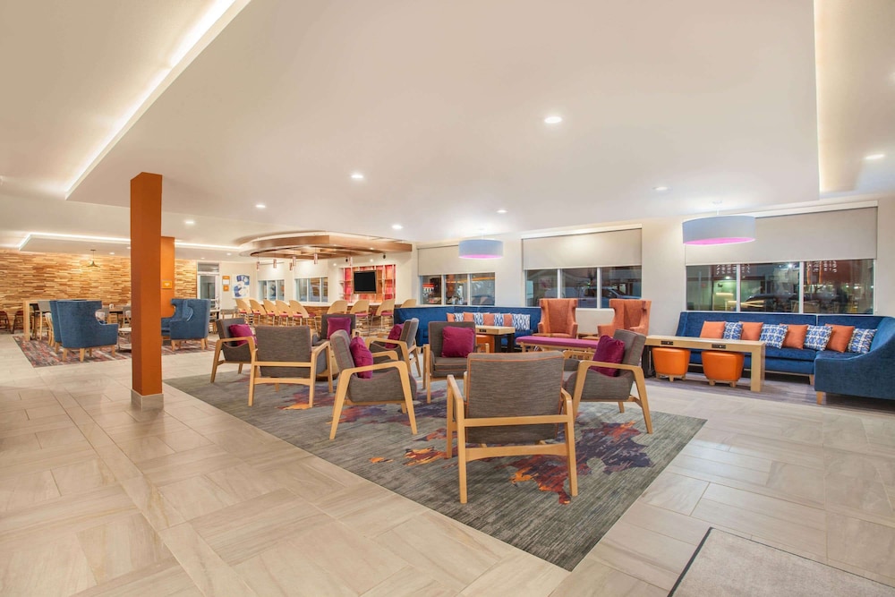 La Quinta Inn & Suites by Wyndham Madera 23/28