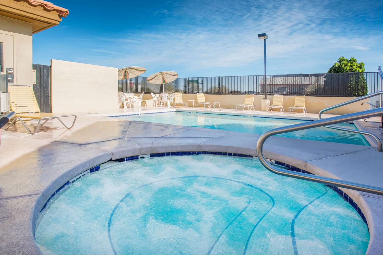 Days Inn By Wyndham Phoenix North 30/51