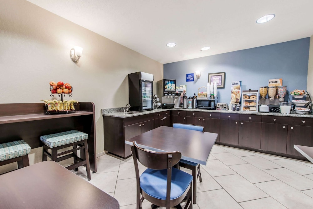 Microtel Inn Suites By Wyndham Georgetown 44/59