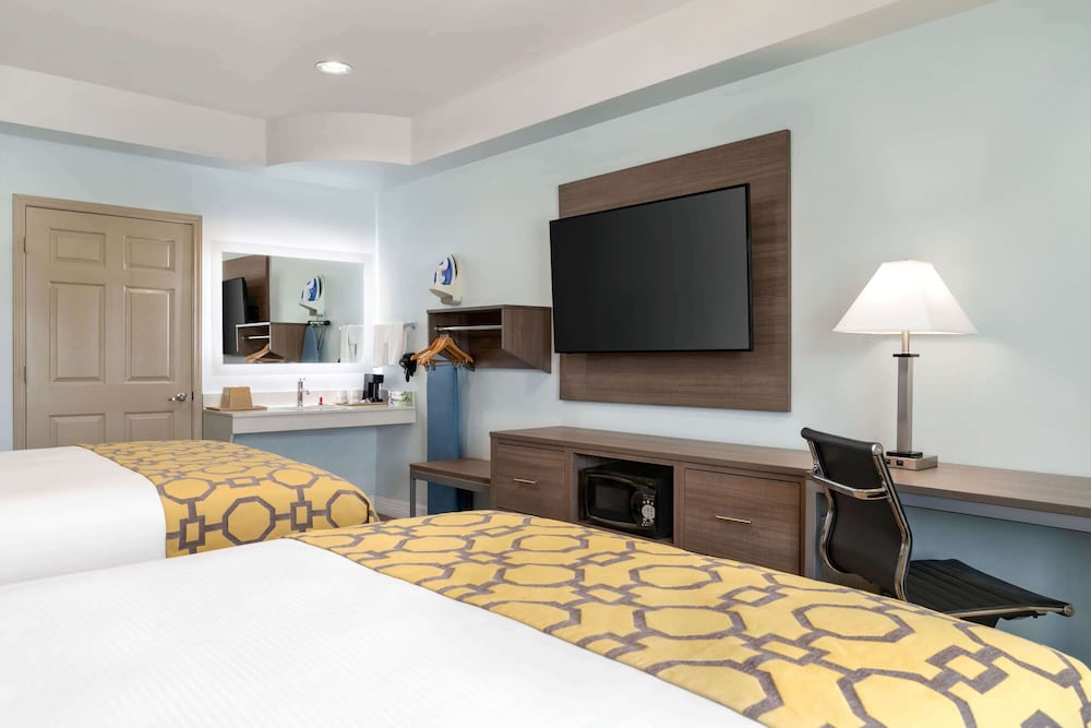 Baymont By Wyndham Kingwood 24/48